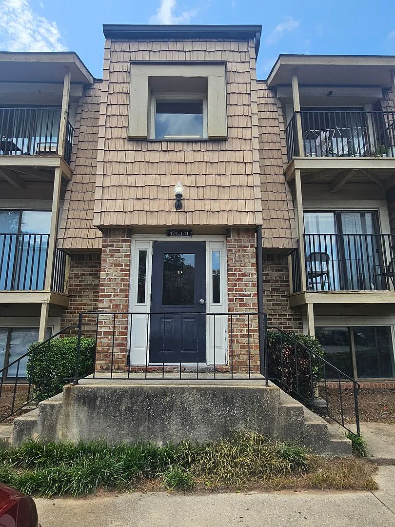 Conveniently Located Affordable Condo For Rent — Photo 1
