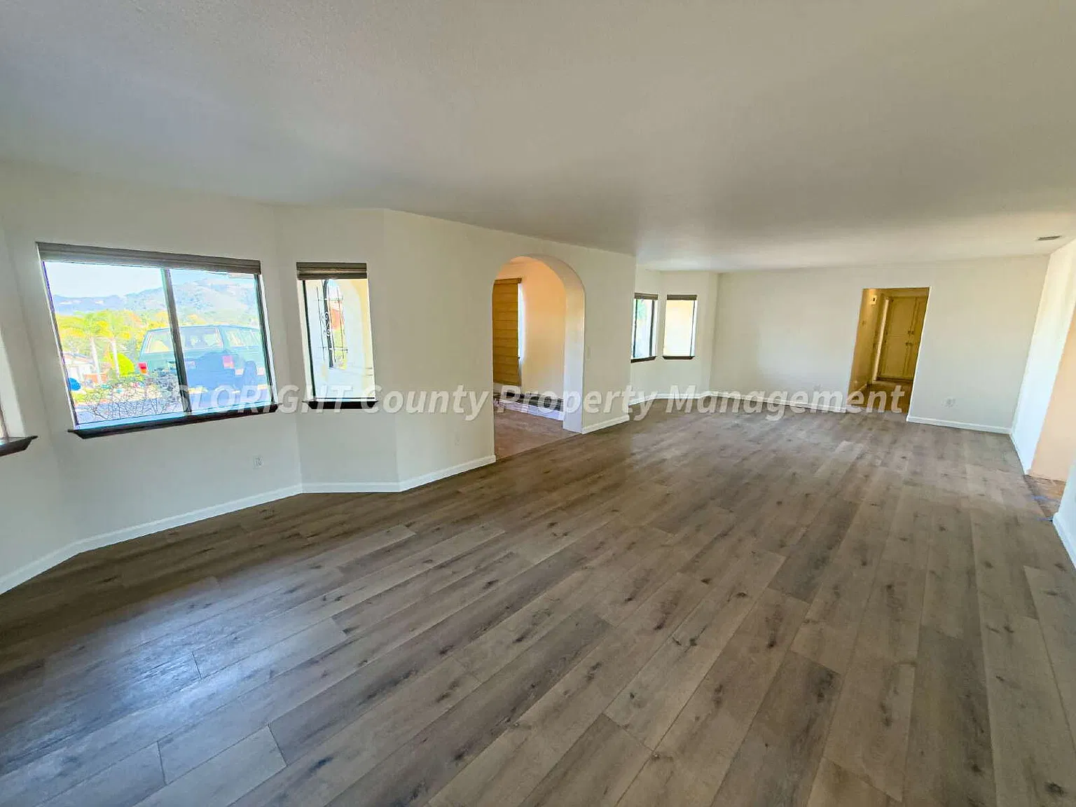 3 bed, 2.0 bath, 2016 sqft, $4,100 — Photo 3