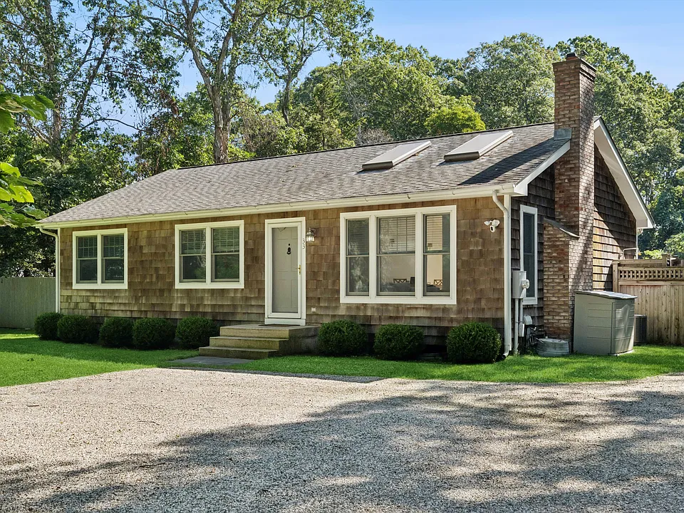 33 Corbin Ave