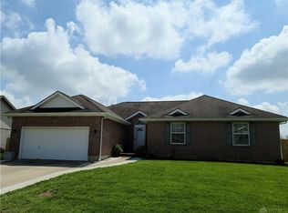 732 Broad Oak Dr, Dayton, OH 45426
