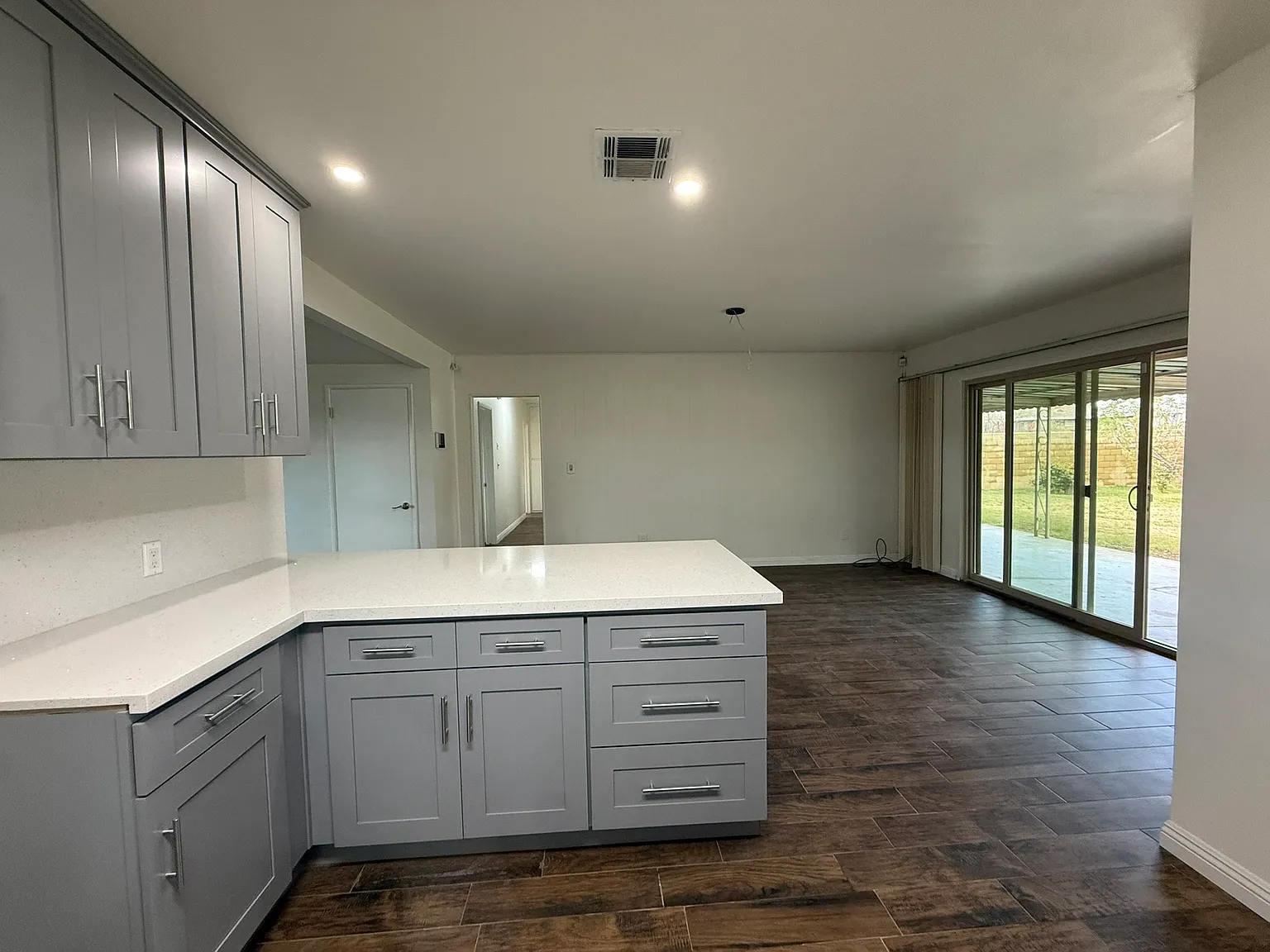4 bed, 1572 sqft, $3,750 — Photo 3