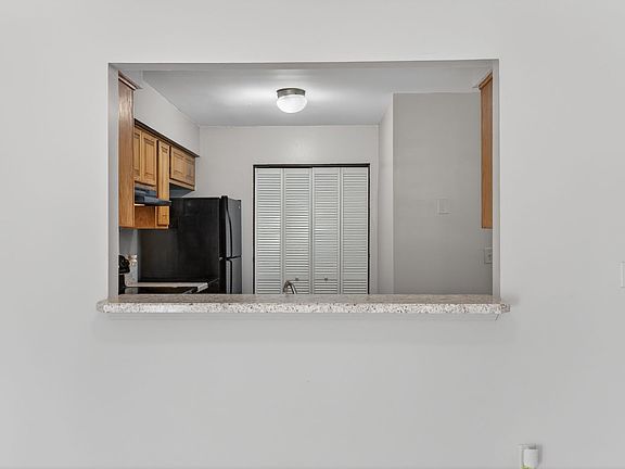 5th image of 4482 Melissa Ct W