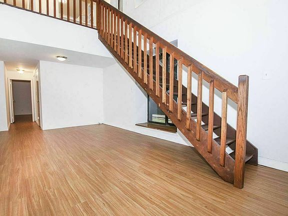 2nd image of 231 E 33rd St #1HH