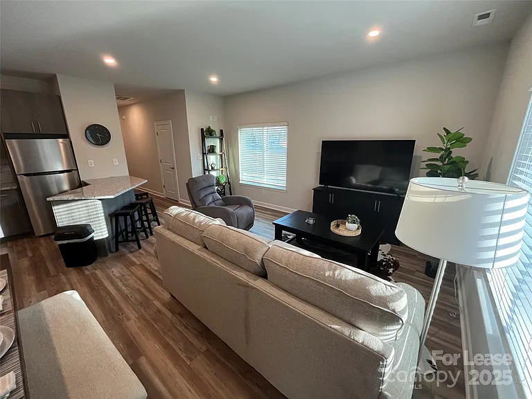 226 S Elm St — Photo 9