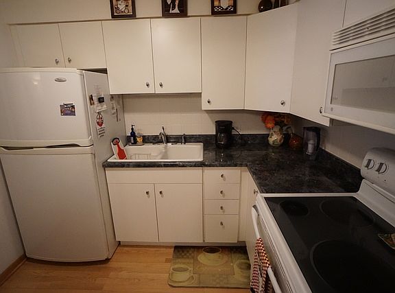 4th image of 2333 N Neva Ave APT 114C