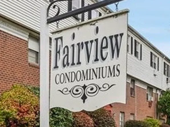 29 Fairview Drive APT 4, Danbury, CT 06810