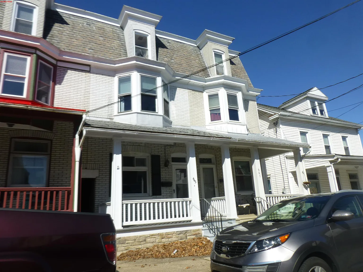 443 W Walnut St photo 1