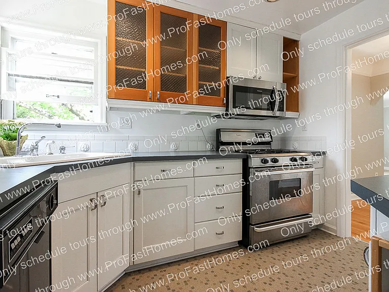 616 SW Moss St — Photo 18