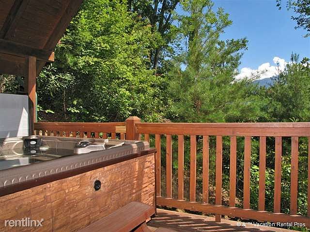 The blissful outdoor hot tub