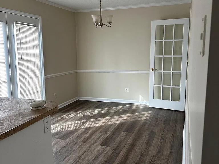 1119 Grovemont Dr #J6 — Photo 11
