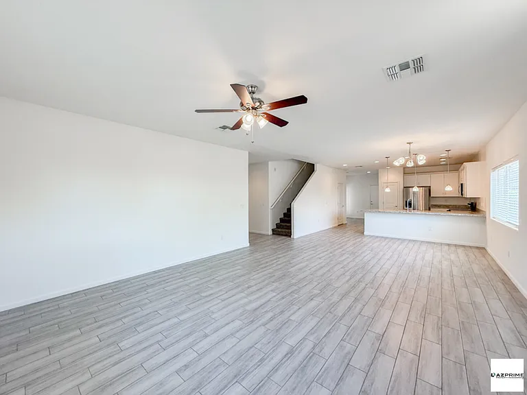 1741 W Pollack St — Photo 4