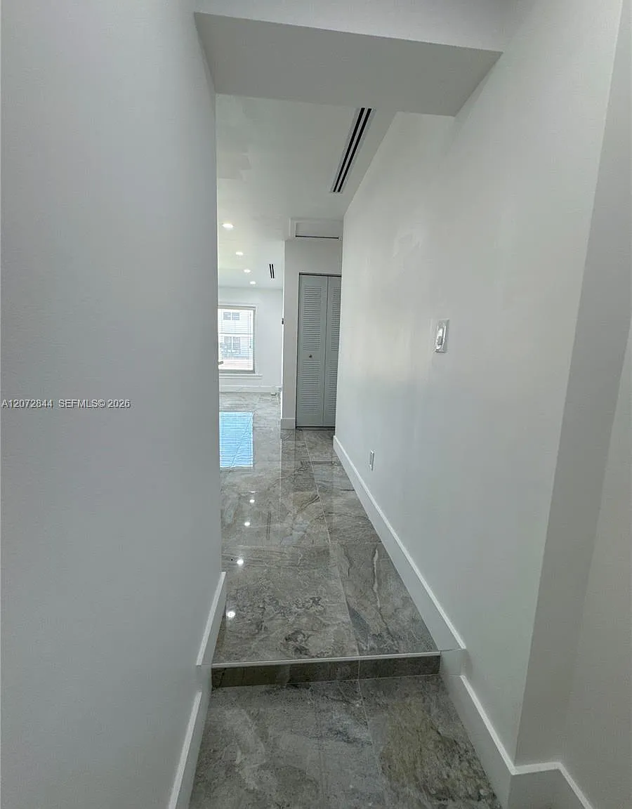 Carol City Lake Steven Es — Photo 3