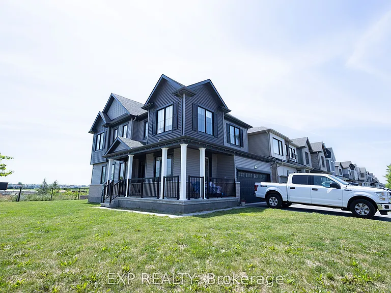1038 Showman St — Photo 1