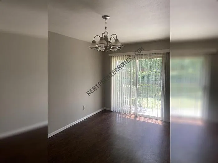 7924 Silverdale Dr — Photo 5
