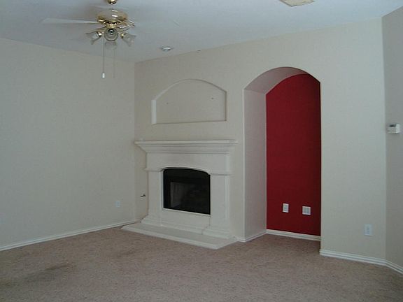 4th image of 604 Canyon Crest Dr