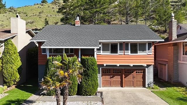 1st image of 1102 Everglades Dr