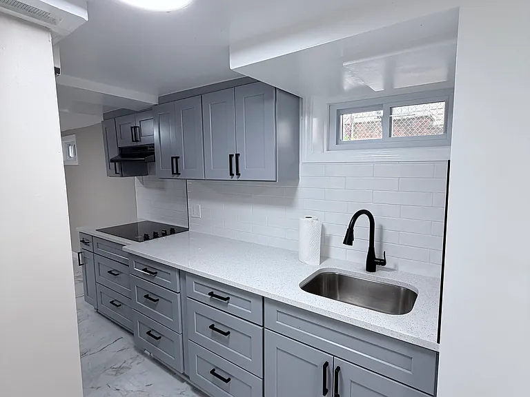 11 John Ave — Photo 3
