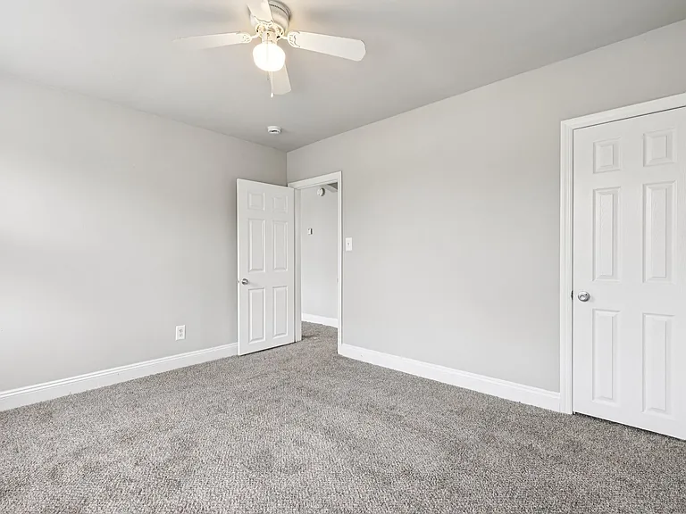 Oaklee Village Apartments — Photo 68