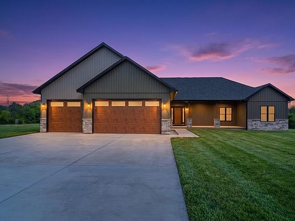 2nd image of 583 Willow Dr
