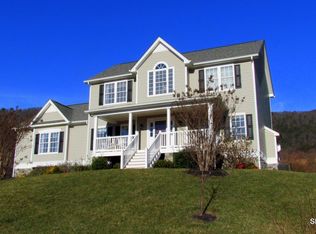 6225 Crumpacker Dr, Roanoke, VA 24012