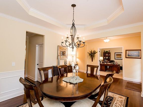 5th image of 200 Forest Bend Ct