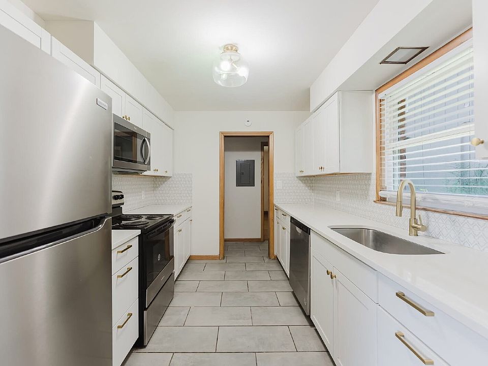 1st image of 4926 Manderson St #1