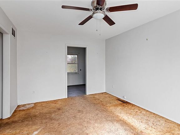 3rd image of 2724 S 52nd Ct