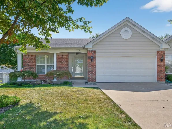 26 Hunting Manor Dr, Saint Charles, MO 63303