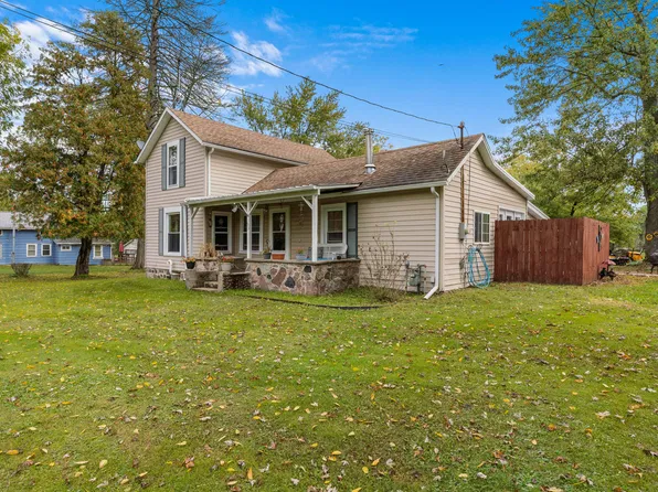 53 Greenwood Ave, Hillsdale, MI 49242