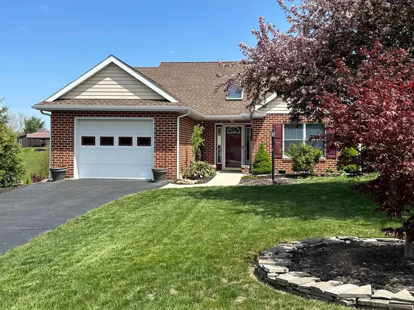 113 Nottingham Dr, Chambersburg, PA 17201