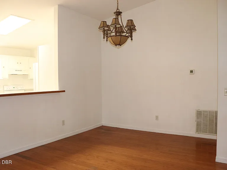 1061 Oak Forest Cir — Photo 7