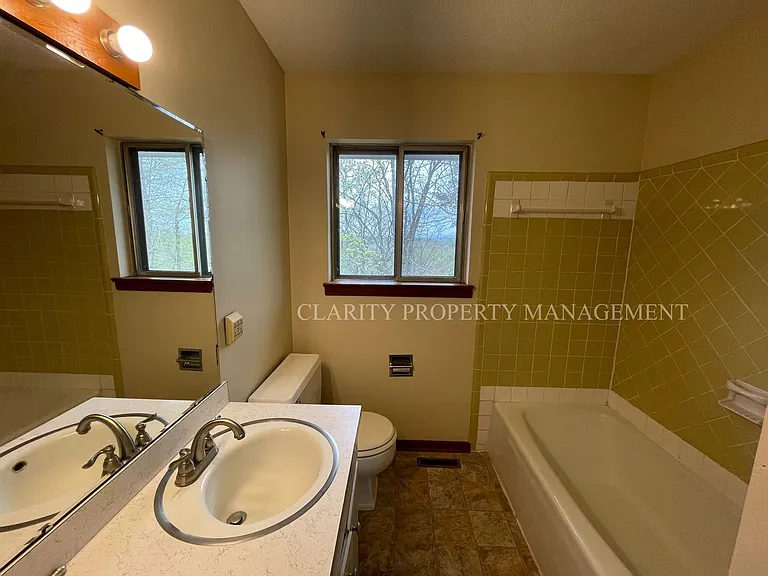 1117 Ridge Top Dr — Photo 11