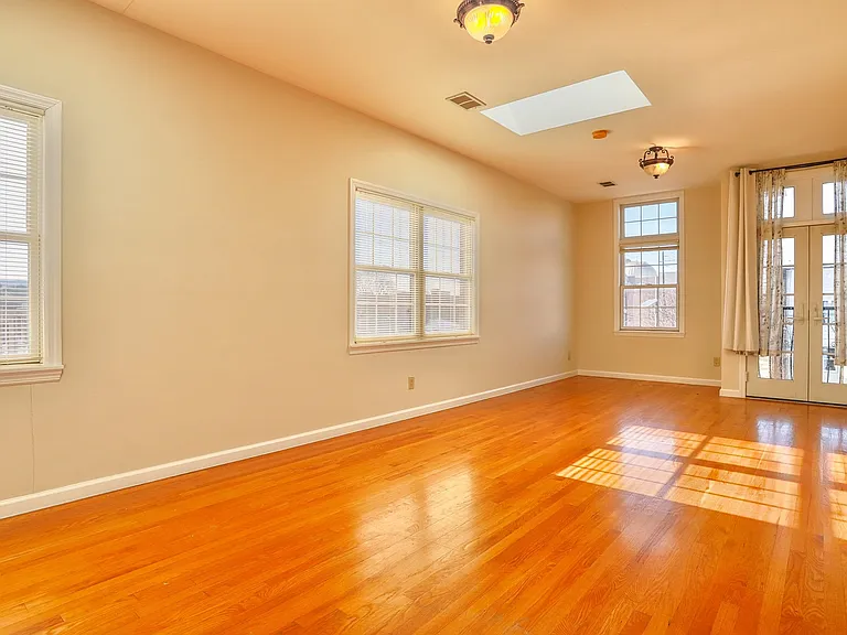 24 Emerson Ave #2 — Photo 7