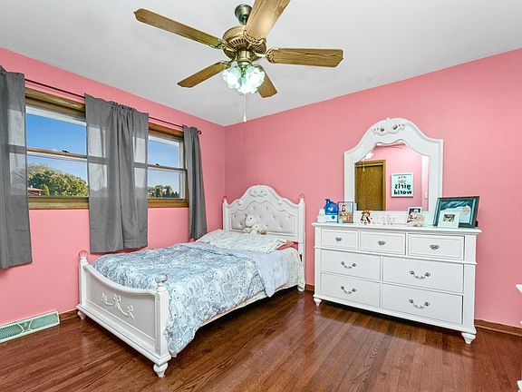 4th image of 8744 McVicker Ave