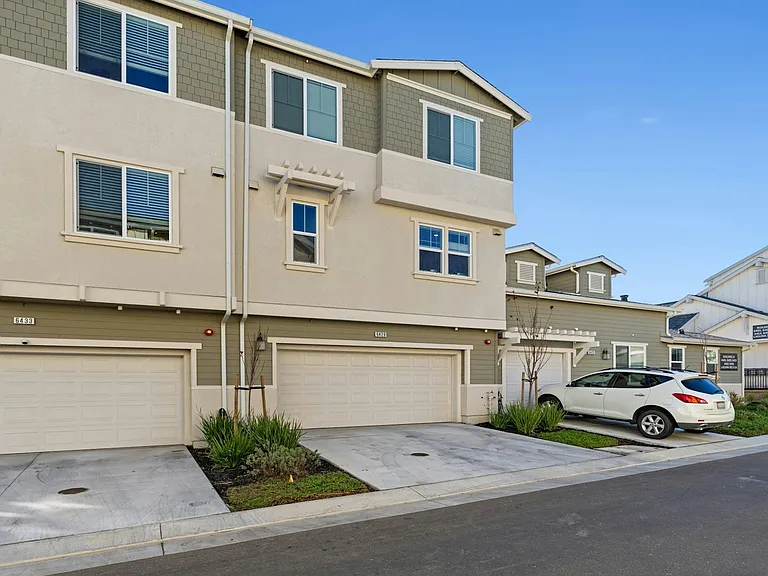 6429 Laguna Seca Ln — Photo 34