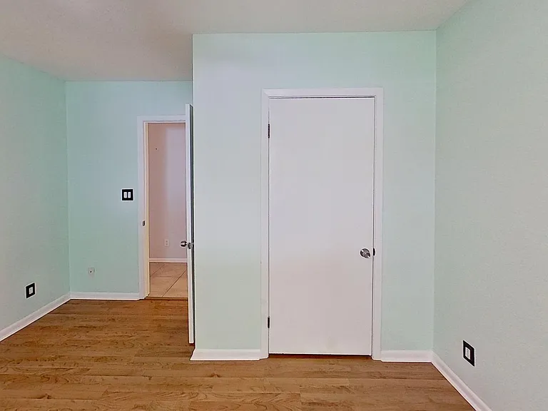 181 Maple St — Photo 4