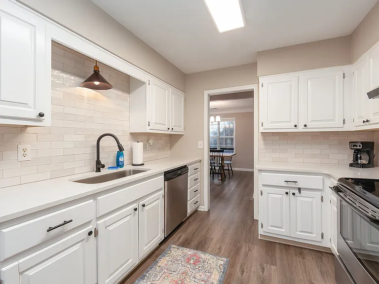 24 McLean Cv — Photo 5