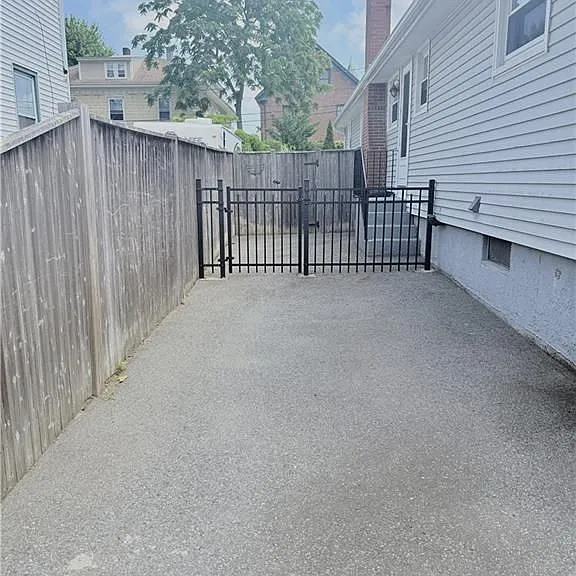 25 Thurston Ave #B — Photo 28