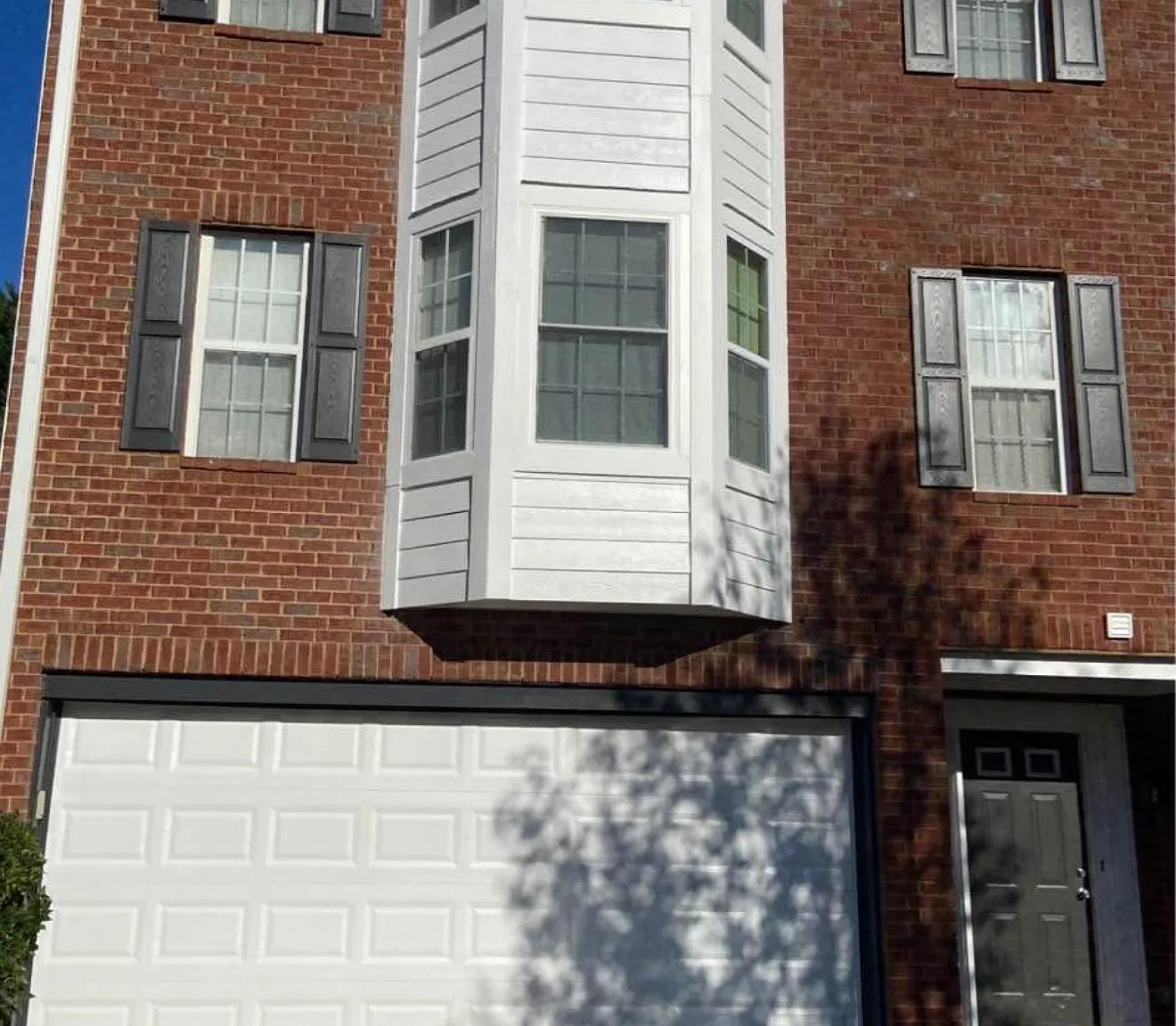 3 bed, 2210 sqft, $2,200 — Photo 1