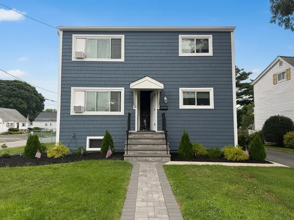 196 Meucci Ave, Copiague, NY 11726