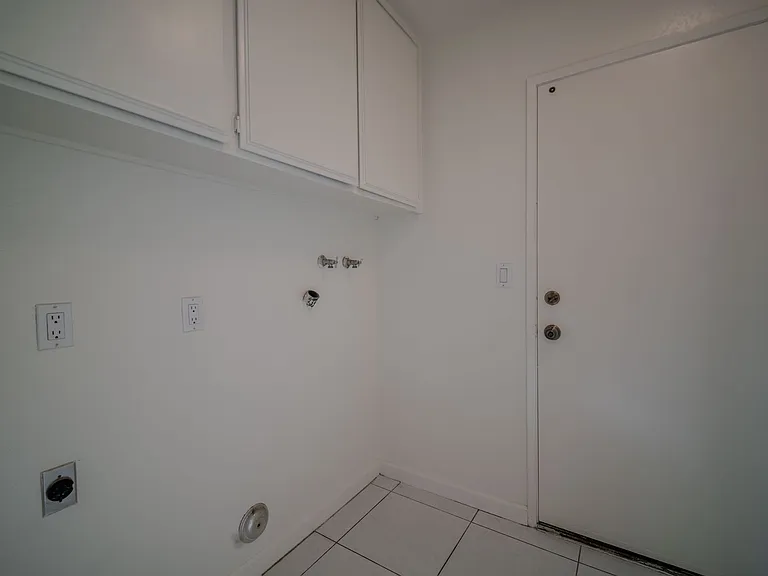 18950 Mount Walton Cir — Photo 27