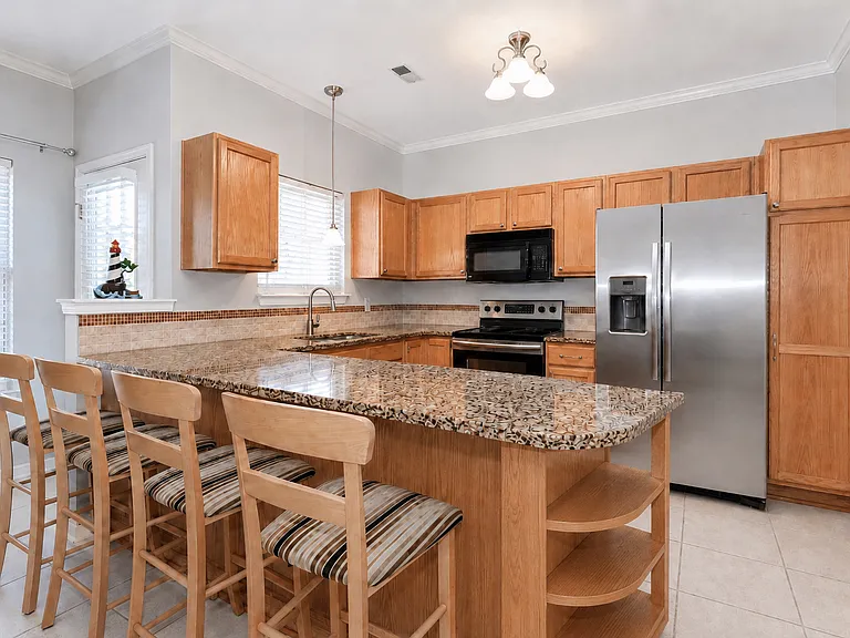 17819 Delmas Dr — Photo 39