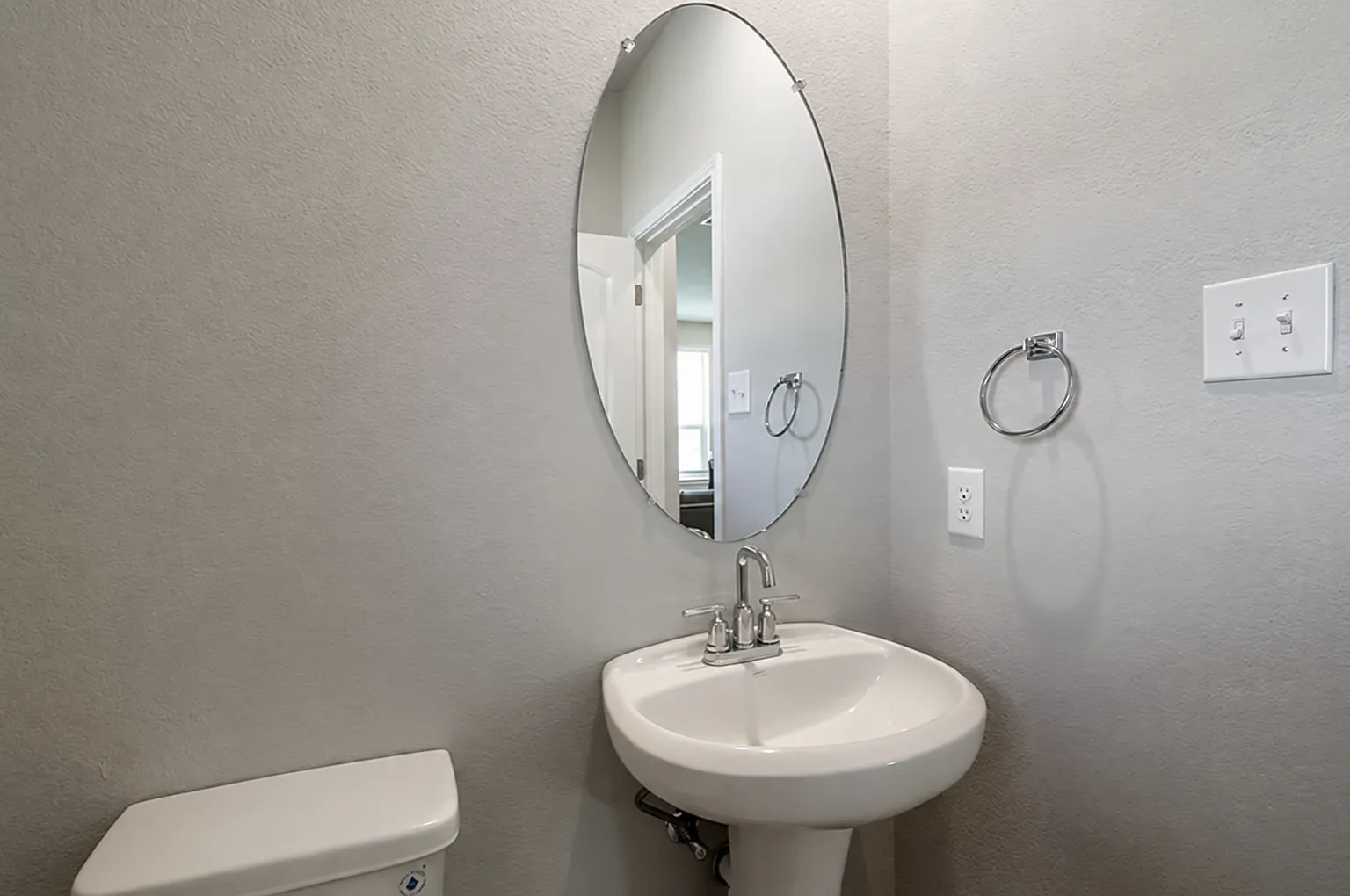 3 bed, 2.5 bath, 1863 sqft, $2,500 — Photo 3