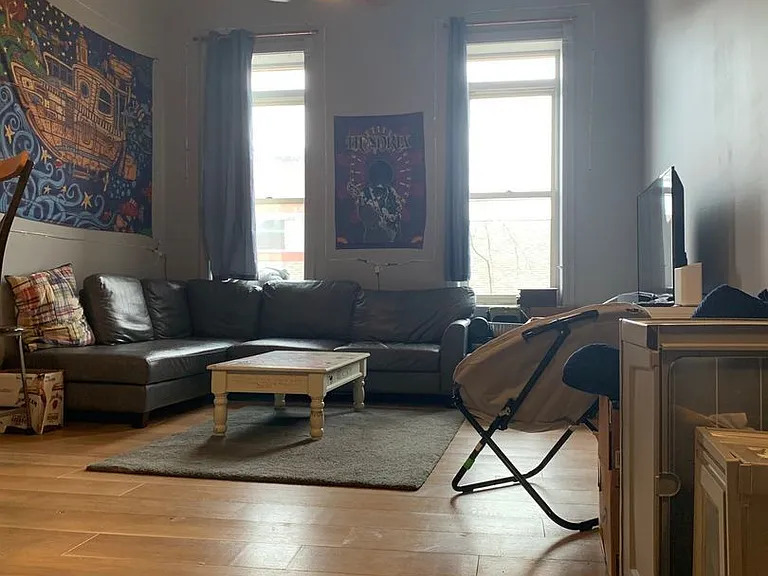 204 N Walnut St #B — Photo 4