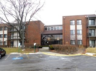 3070 Pheasant Creek Dr #103B, Northbrook, IL 60062