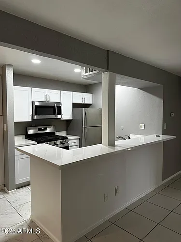 1701 W Tuckey Ln Photo 1