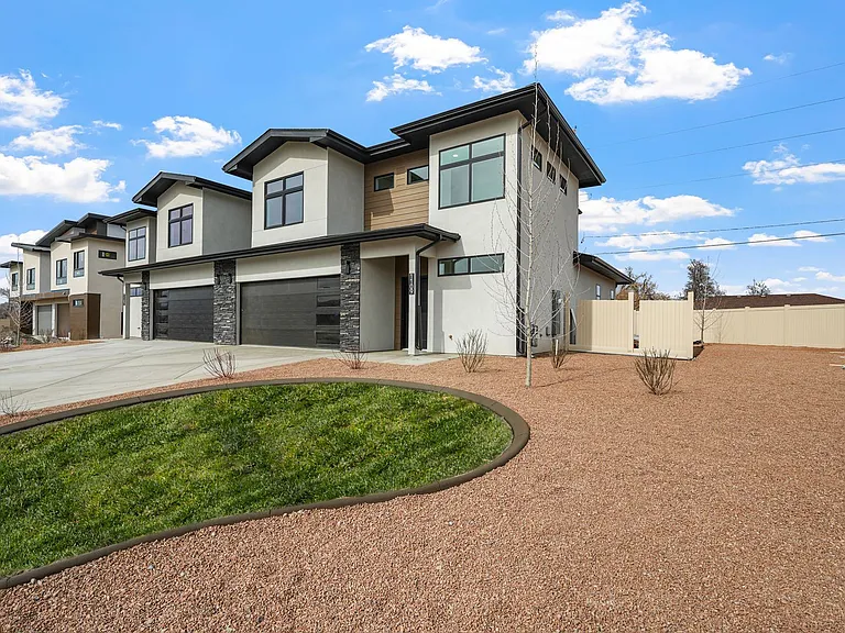 1109 Mee Canyon Cir — Photo 3