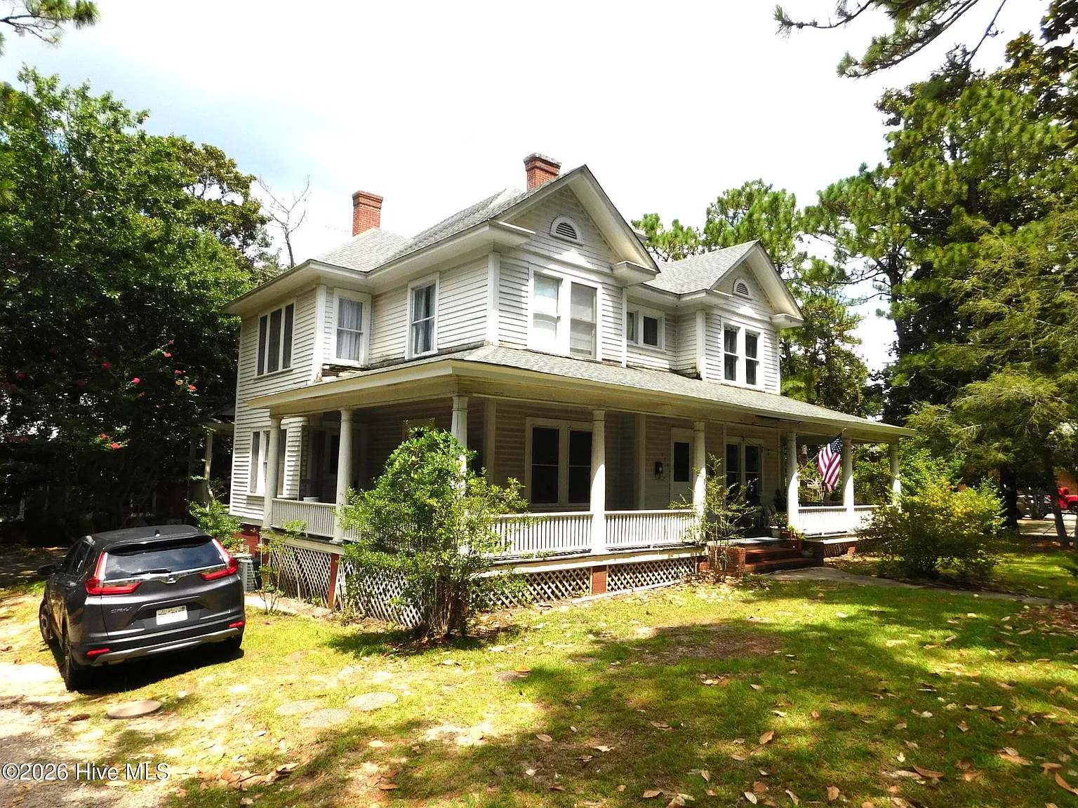 2 bed, 1.5 bath, 1600 sqft, $1,800 — Photo 1