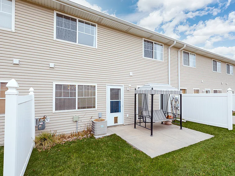 8815 Venice Ln — Photo 46