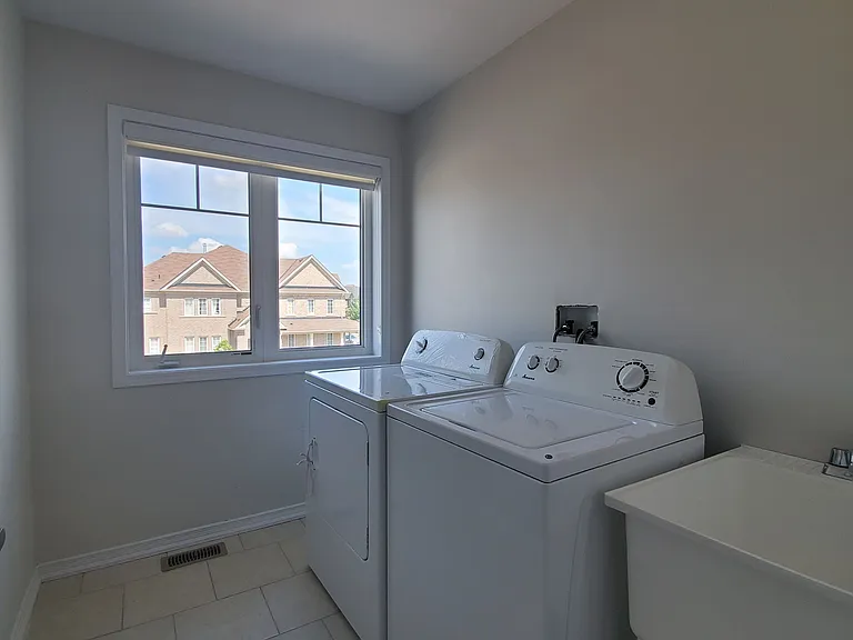 593 Remembrance Rd #UPPER — Photo 23